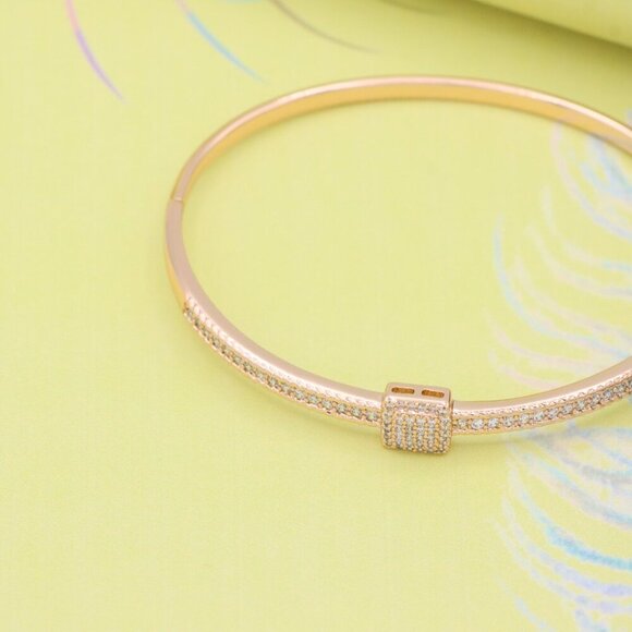 Elegant Rose Gold Bangle with Pave-Set Square Accent, XPBL0500 - Picture 2 of 12